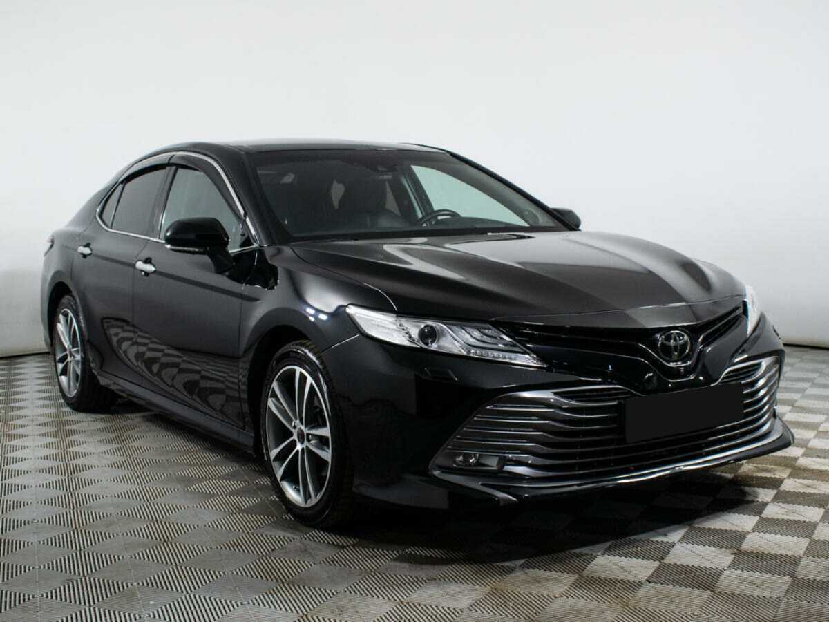 Toyota Camry 2019 года с пробегом. Фото: #2