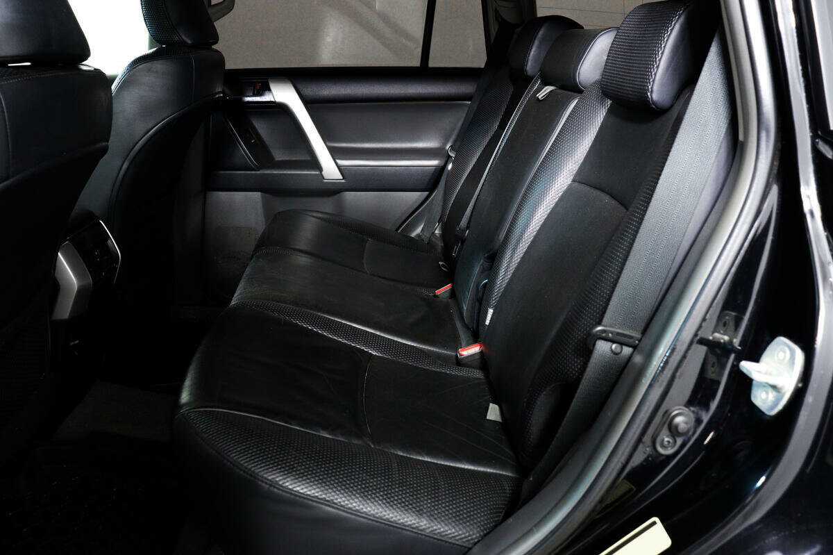 Toyota Land Cruiser Prado 2011 года с пробегом. Фото: #11