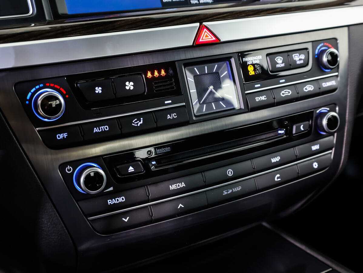 Hyundai Genesis 2014 года с пробегом. Фото: #14