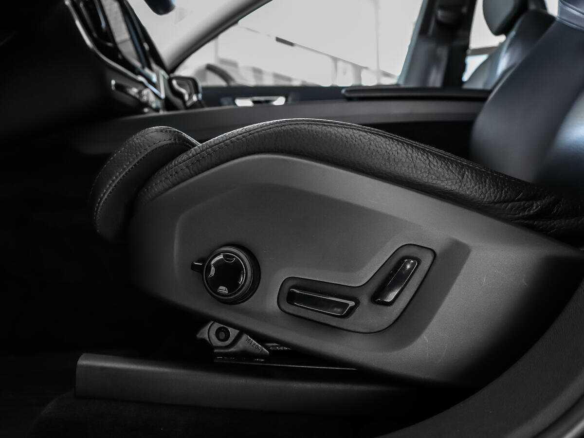 Volvo XC60 2018 года с пробегом. Фото: #8