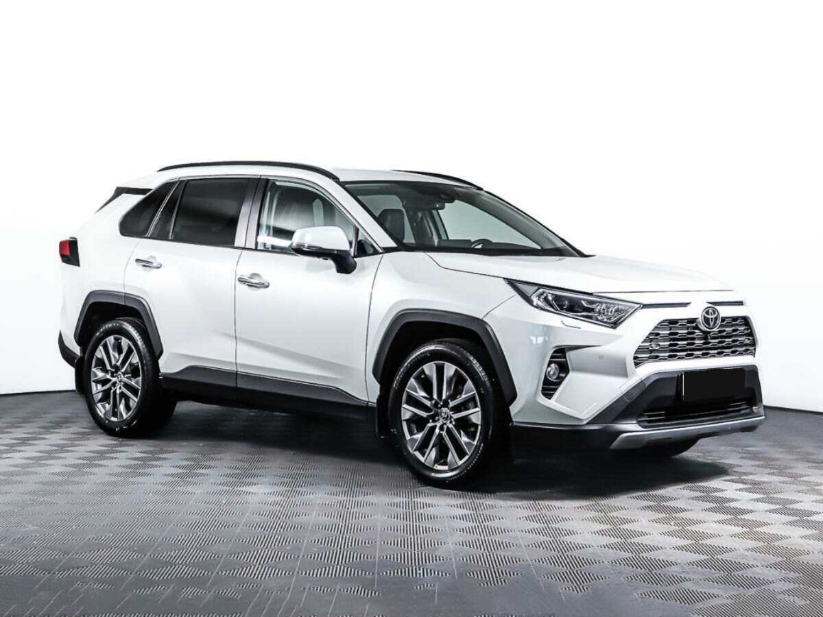 Toyota RAV4 2021 года с пробегом. Фото: #2