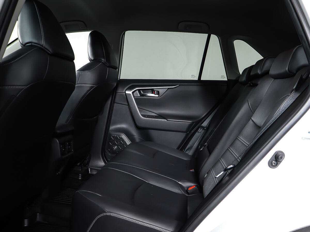 Toyota RAV4 2021 года с пробегом. Фото: #9