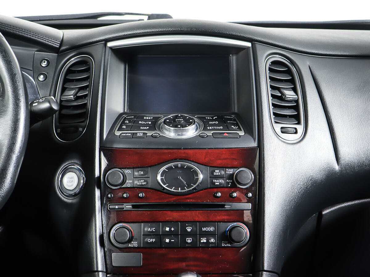 Infiniti QX50 2013 года с пробегом. Фото: #13