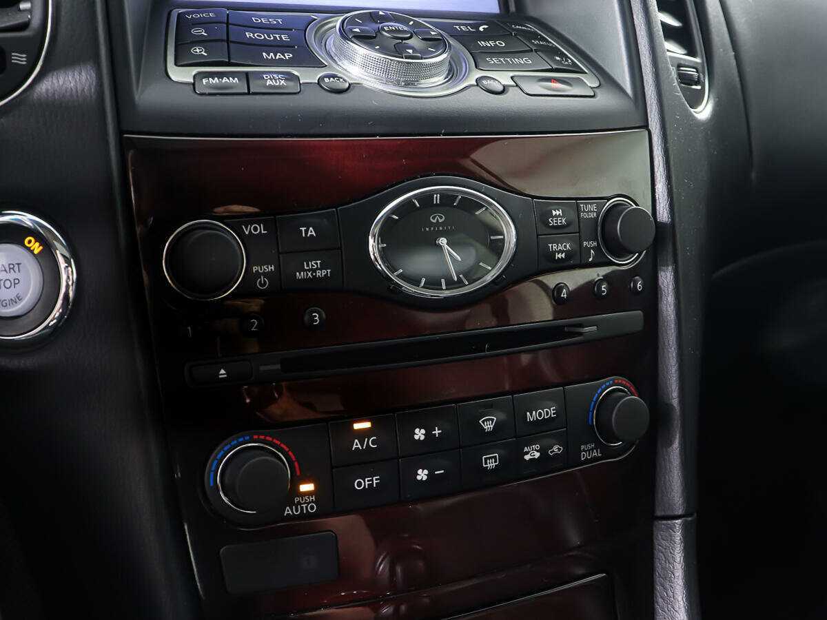 Infiniti QX50 2013 года с пробегом. Фото: #20