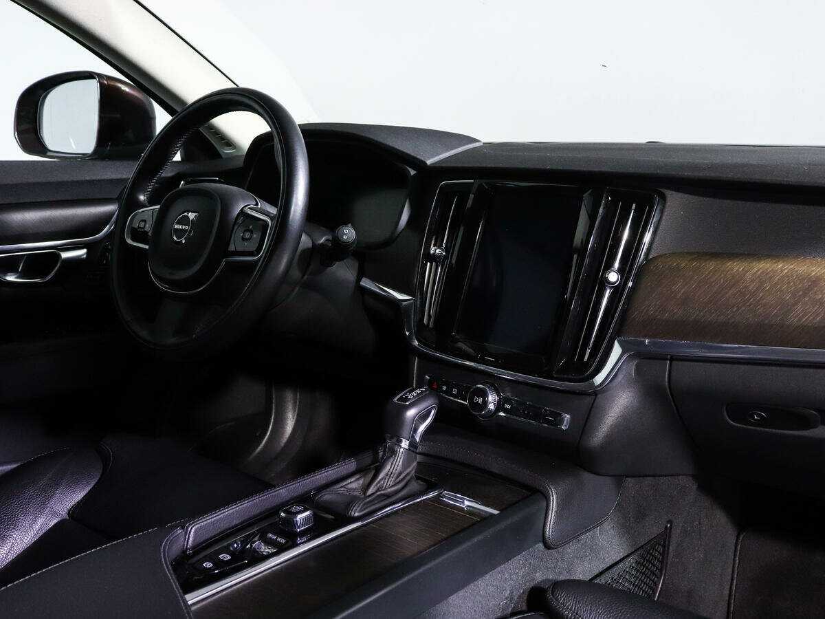 Volvo V90 Cross Country 2018 года с пробегом. Фото: #6
