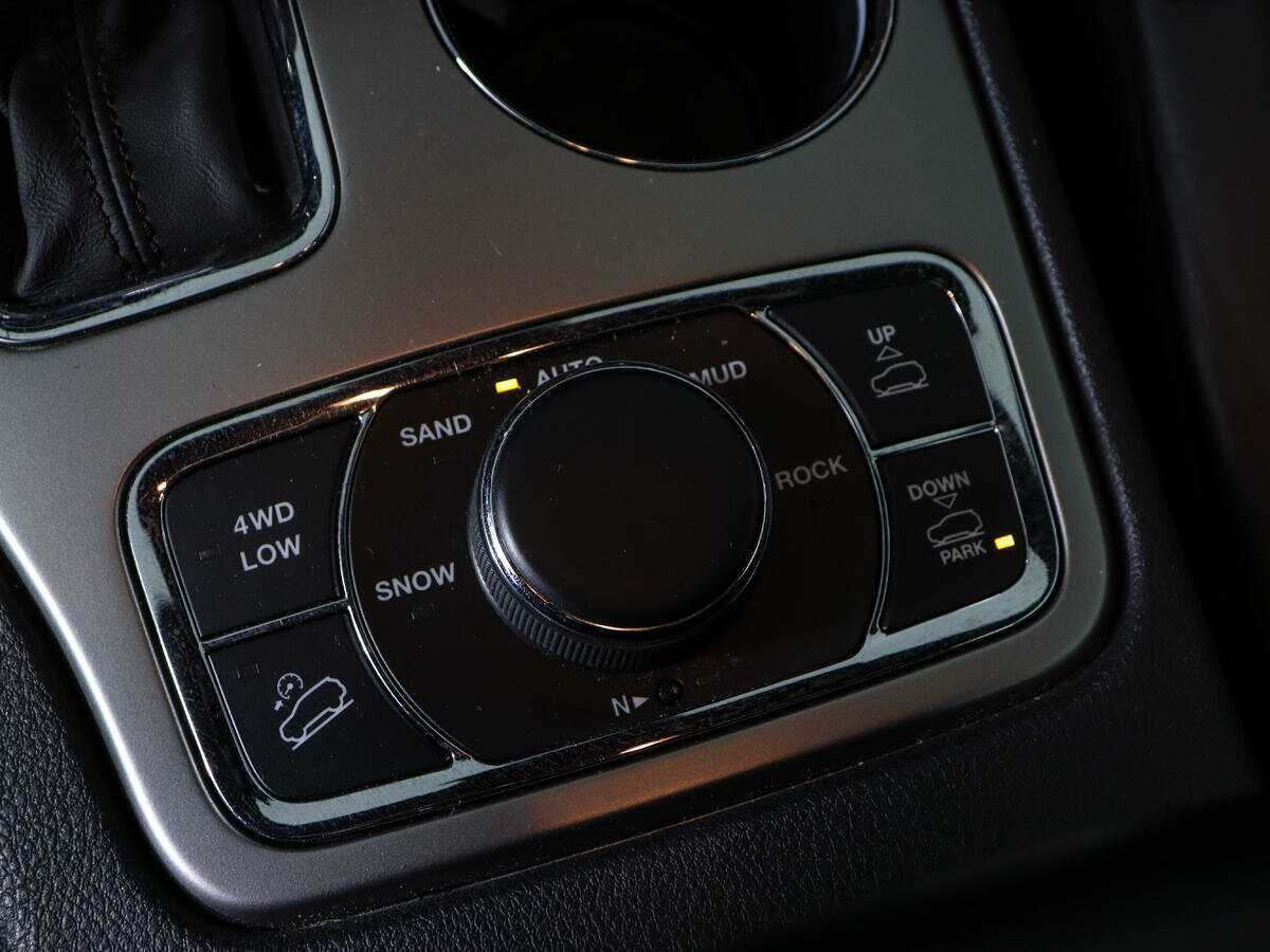 Jeep Grand Cherokee 2018 года с пробегом. Фото: #23