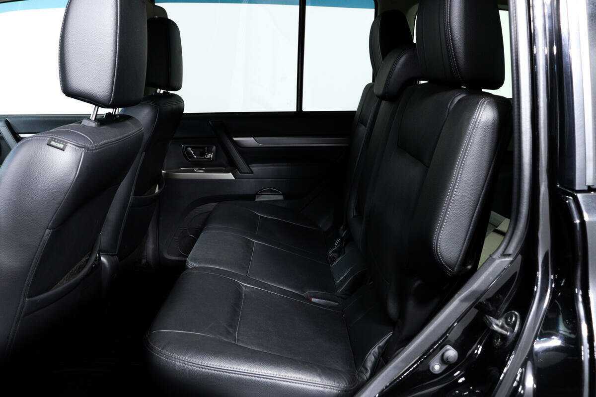 Mitsubishi Pajero 2018 года с пробегом. Фото: #11