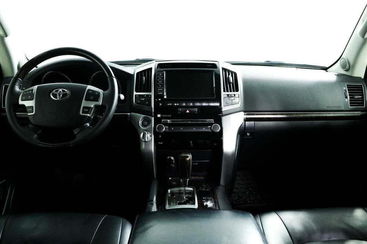 Toyota Land Cruiser 2012 года с пробегом. Фото: #10