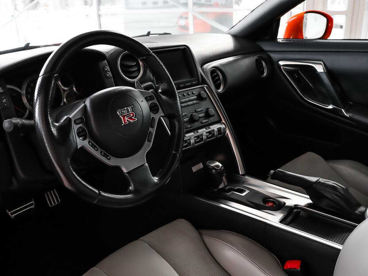 Nissan GT-R 2010 года с пробегом. Фото: #9