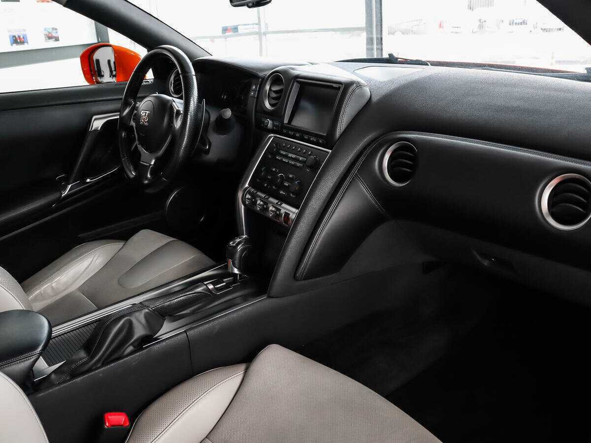 Nissan GT-R 2010 года с пробегом. Фото: #10