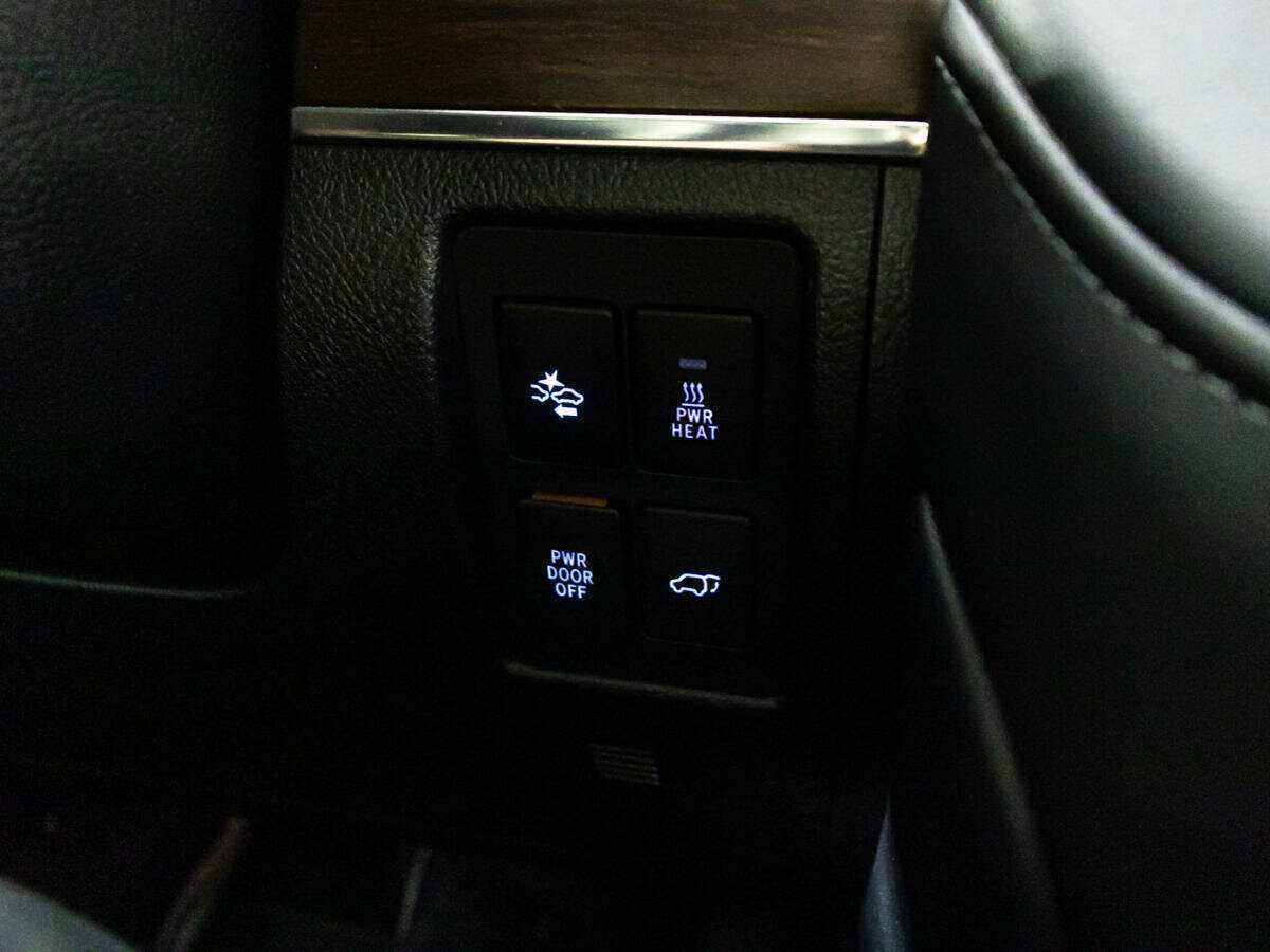 Toyota Land Cruiser 2016 года с пробегом. Фото: #23