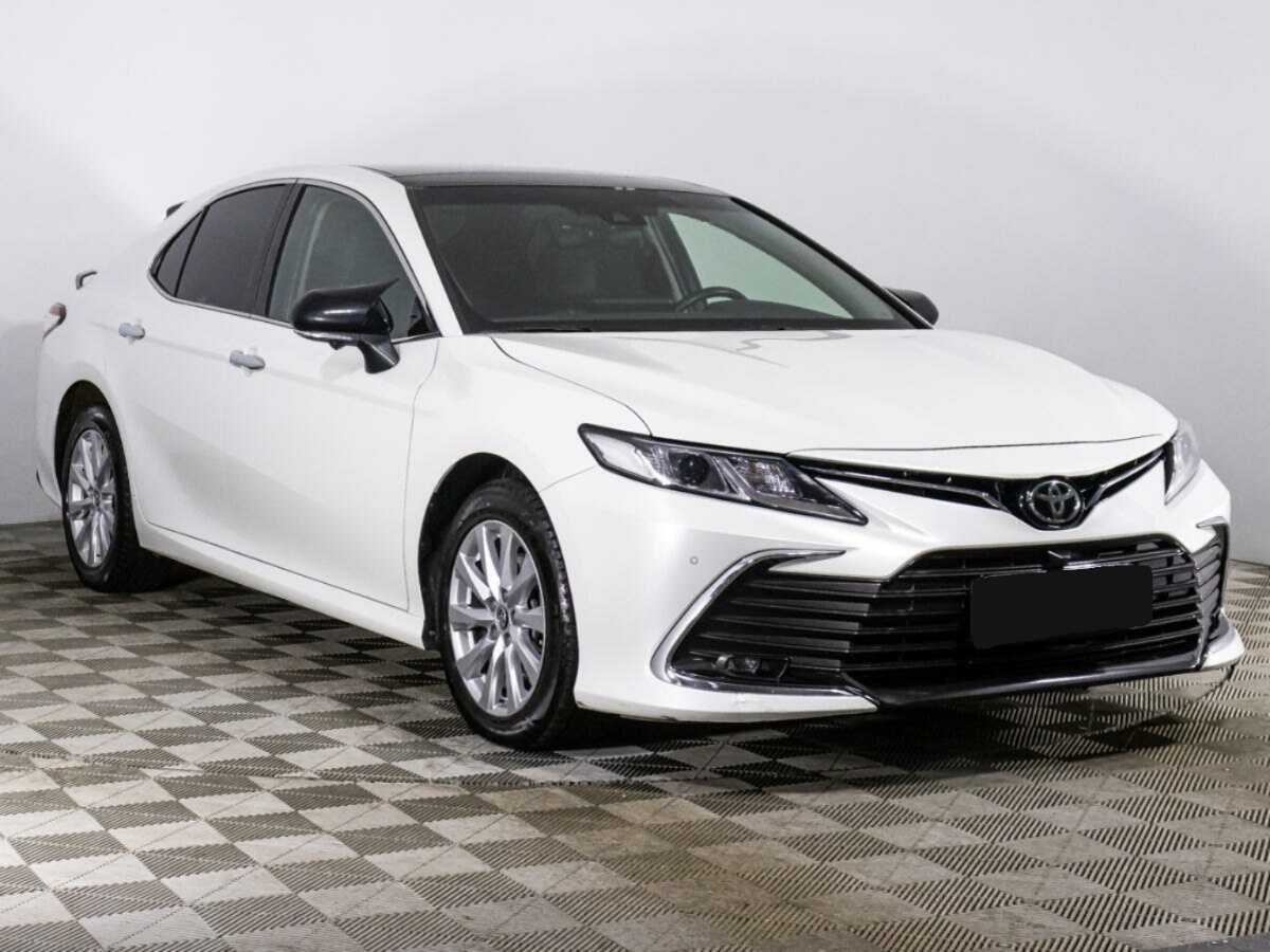 Toyota Camry 2022 года с пробегом. Фото: #2