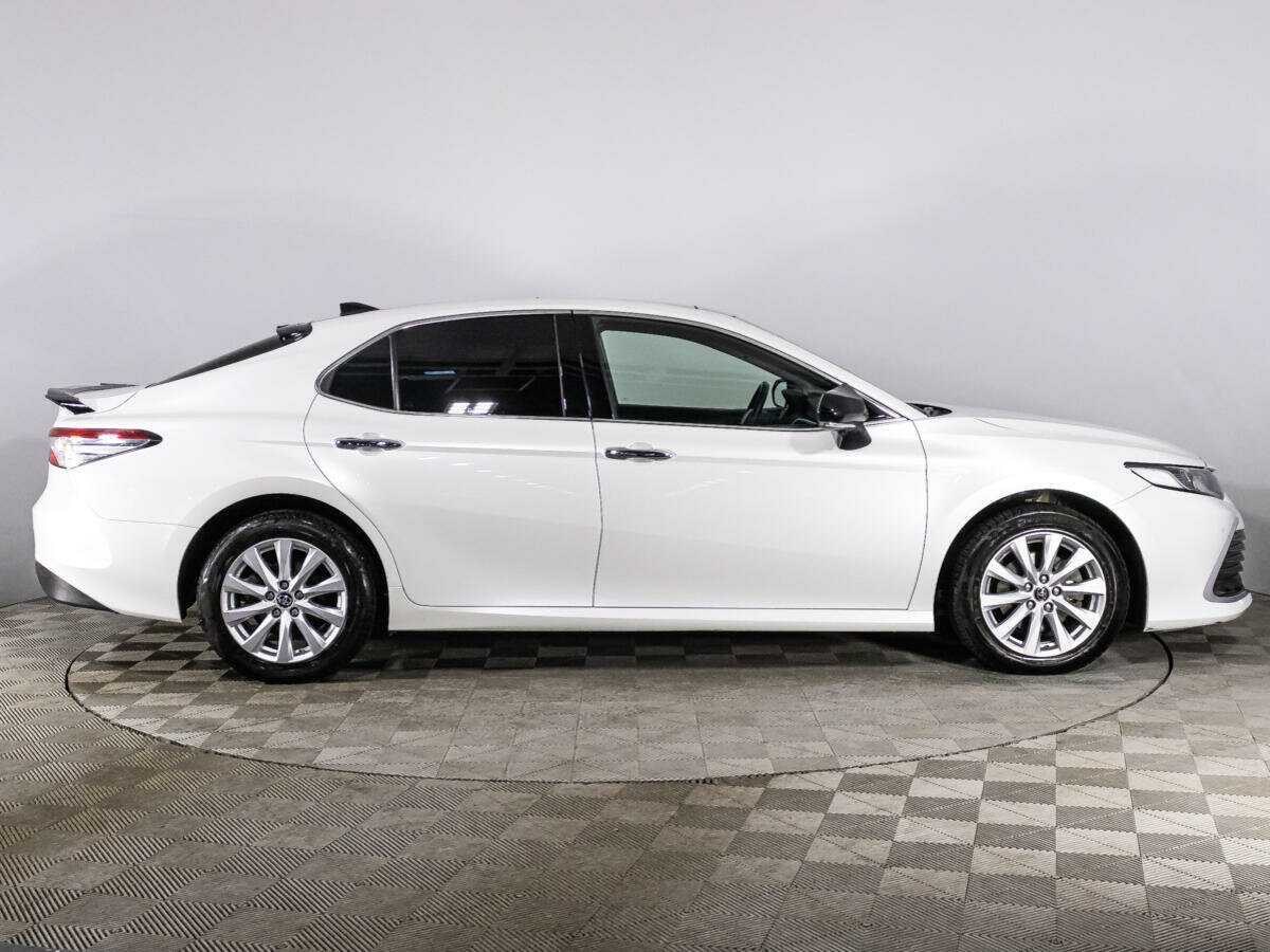 Toyota Camry 2022 года с пробегом. Фото: #3
