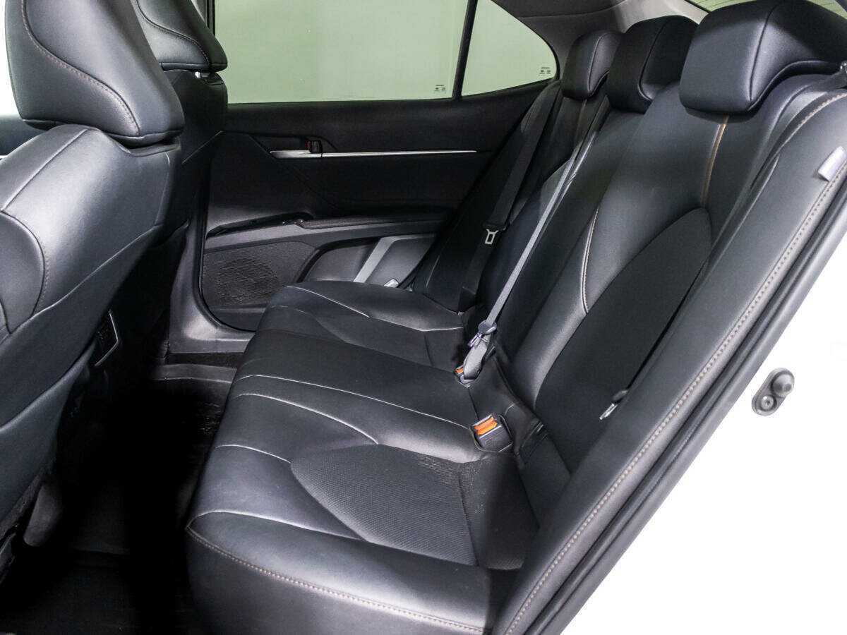 Toyota Camry 2022 года с пробегом. Фото: #9