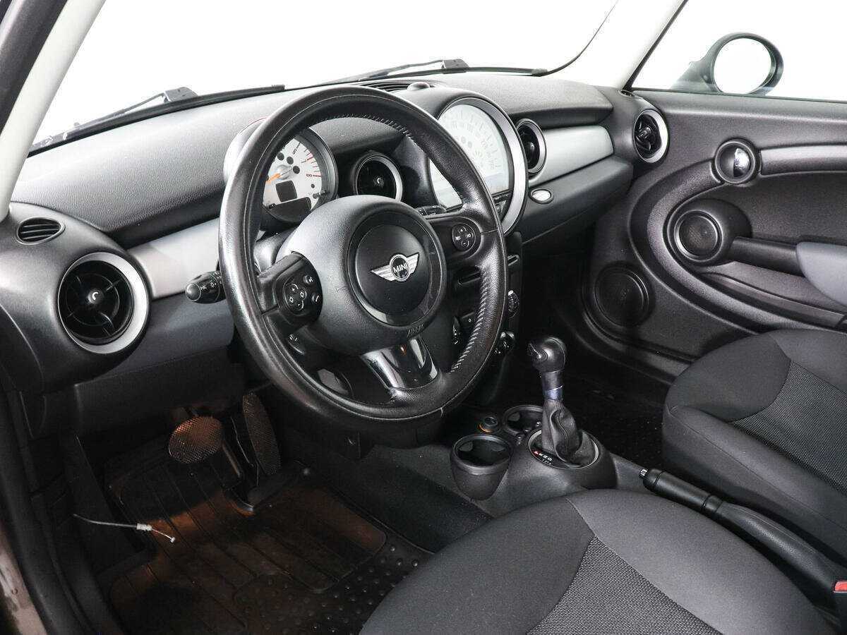 Mini Hatch 2012 года с пробегом. Фото: #8