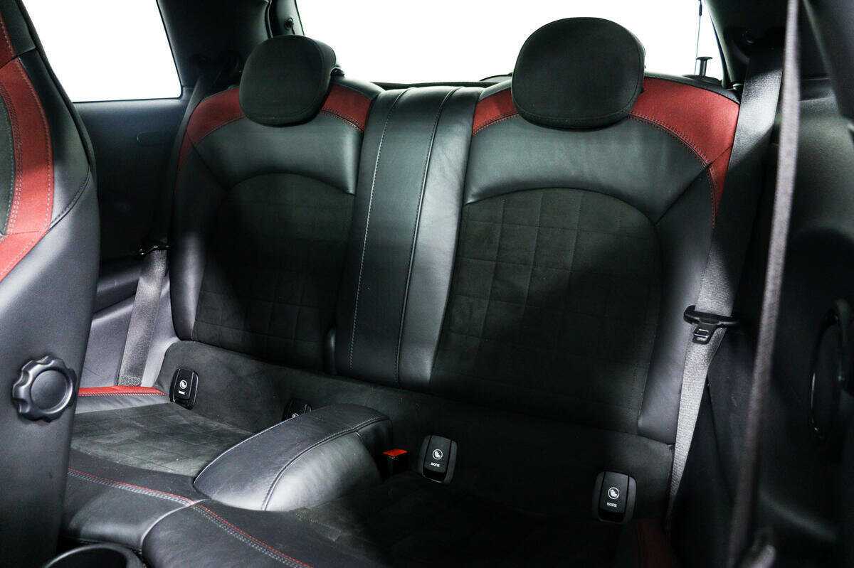 Mini Hatch 2017 года с пробегом. Фото: #11