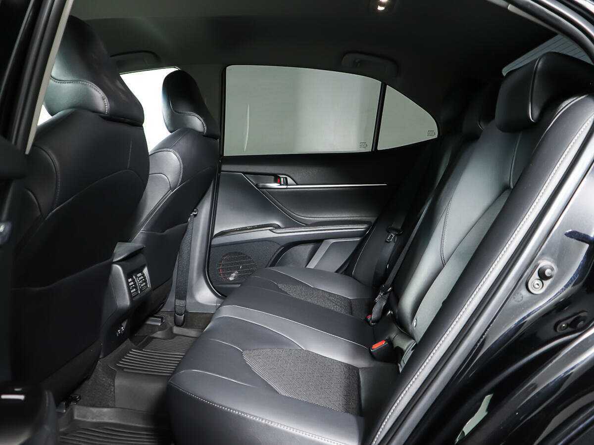 Toyota Camry 2021 года с пробегом. Фото: #11