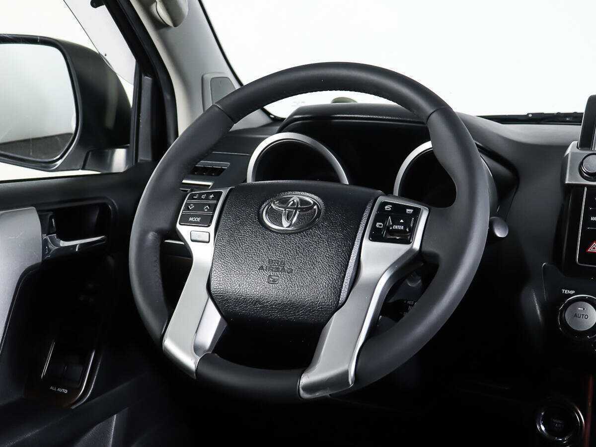 Toyota Land Cruiser Prado 2013 года с пробегом. Фото: #13