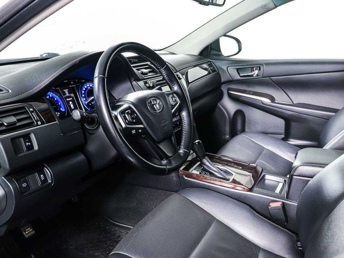 Toyota Camry 2017 года с пробегом. Фото: #12
