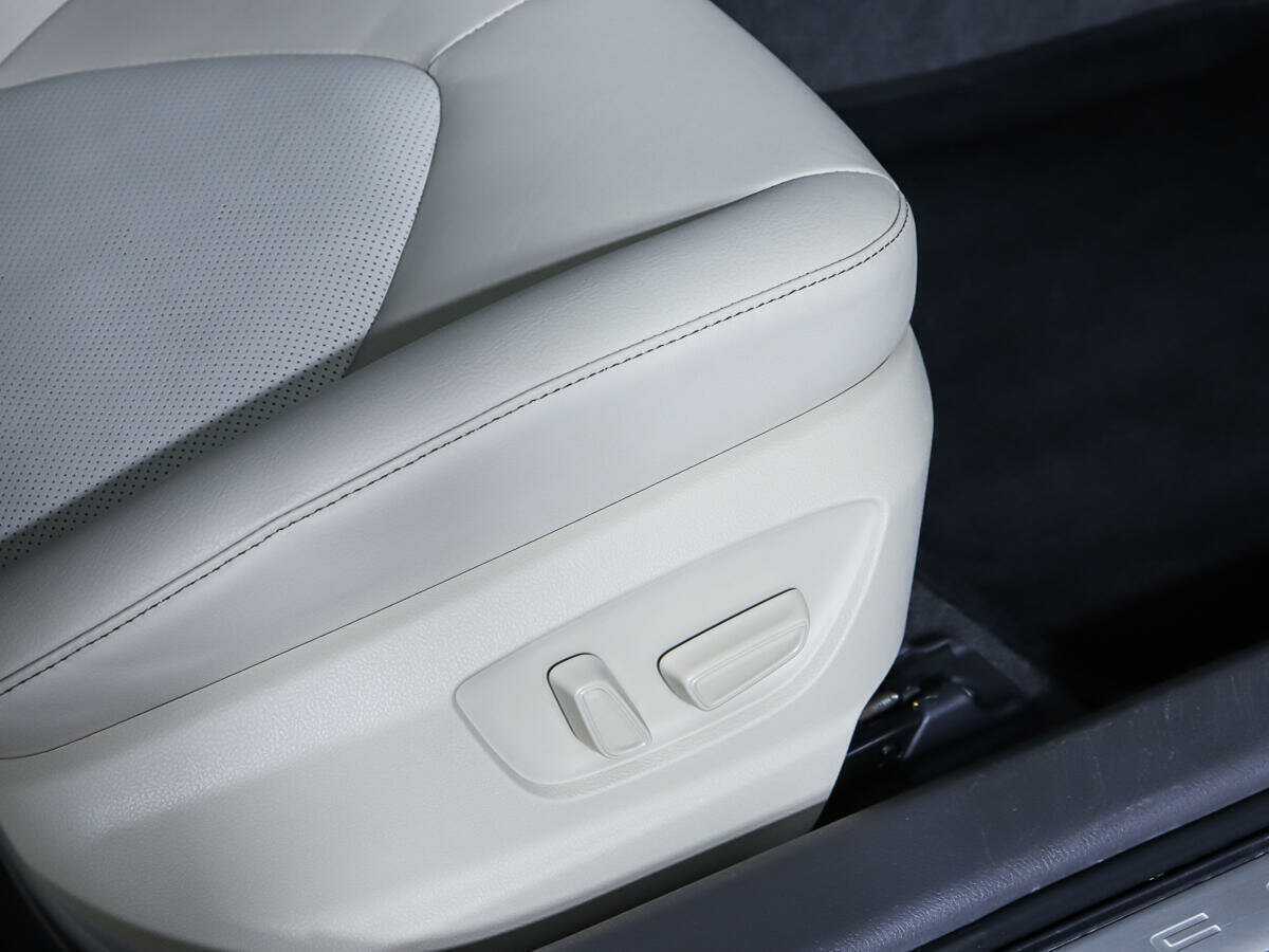 Toyota Camry 2019 года с пробегом. Фото: #16