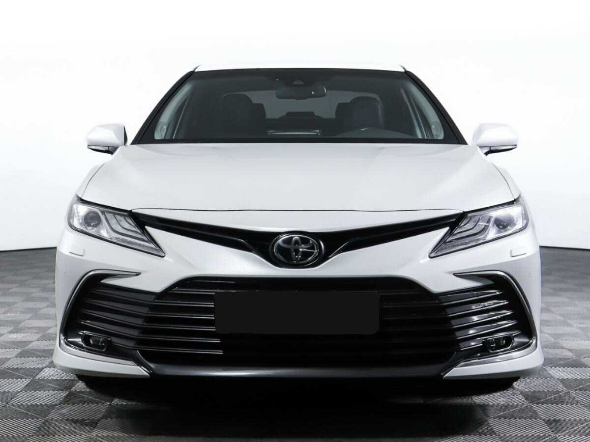 Toyota Camry 2021 года с пробегом. Фото: #1