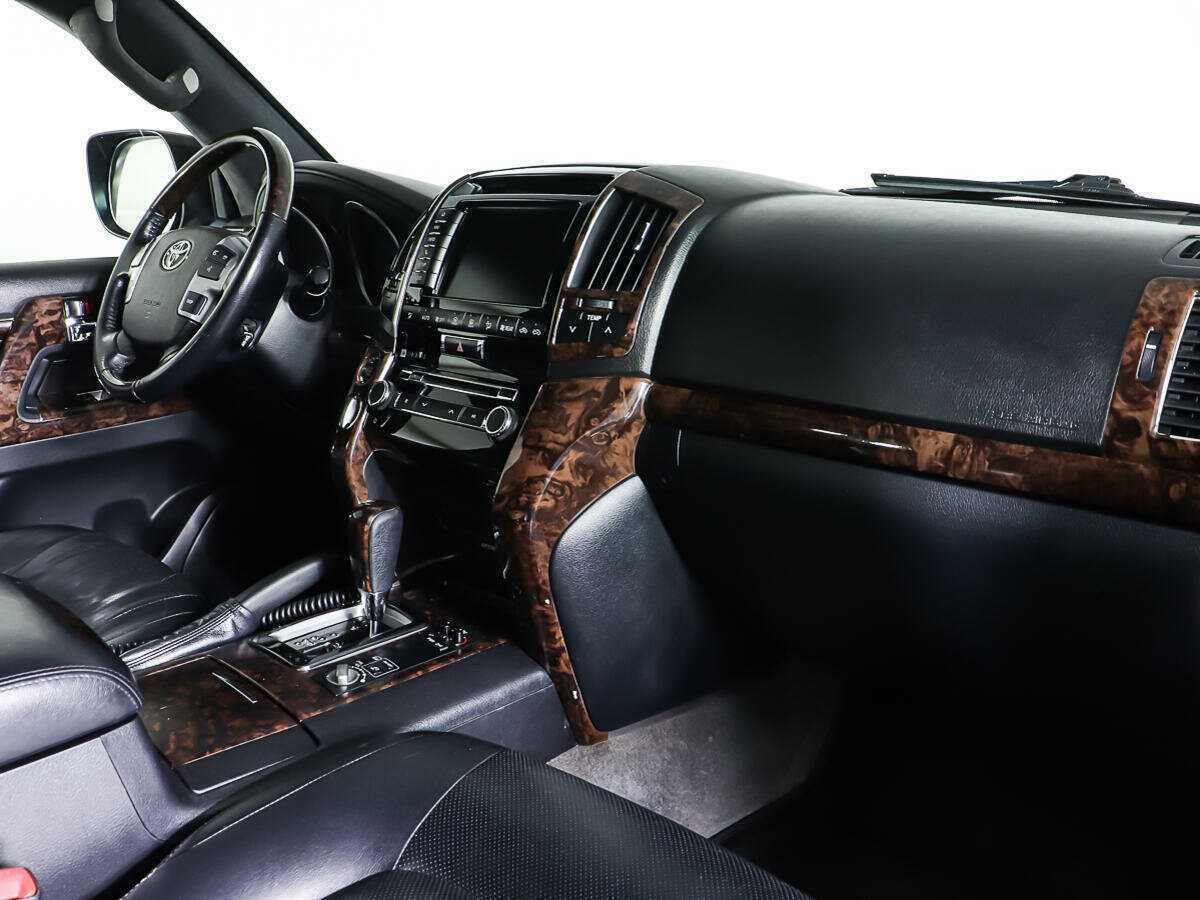 Toyota Land Cruiser 2014 года с пробегом. Фото: #8