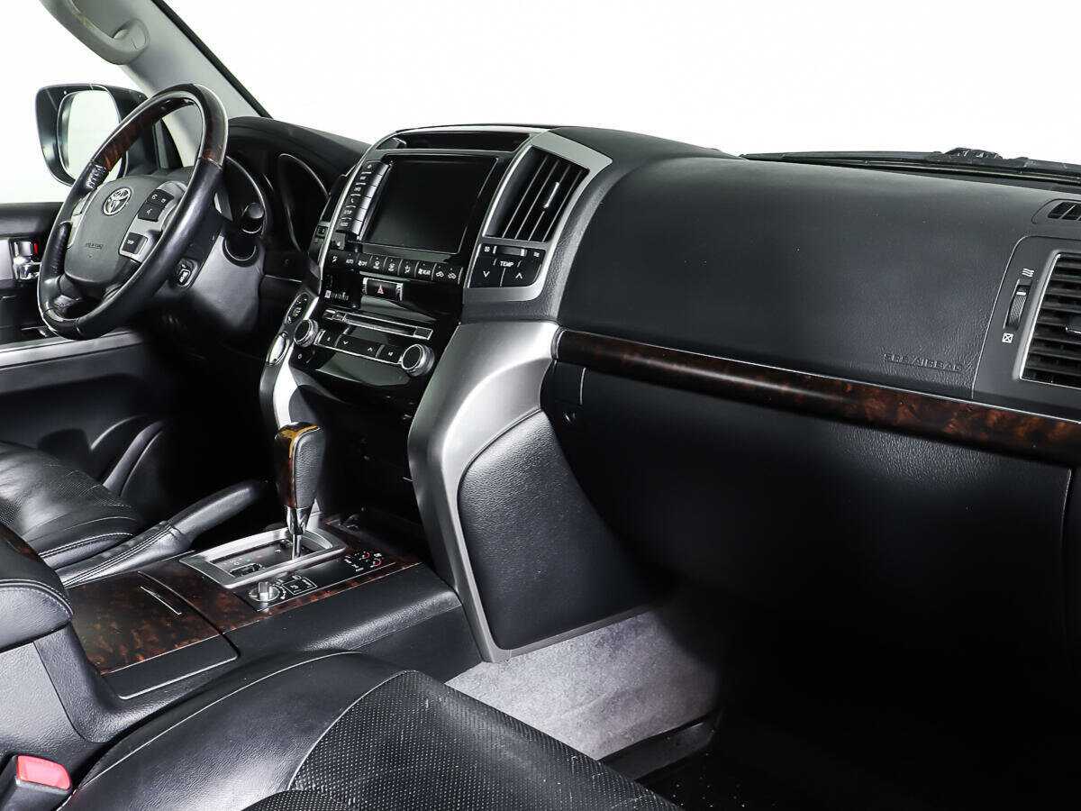 Toyota Land Cruiser 2012 года с пробегом. Фото: #8