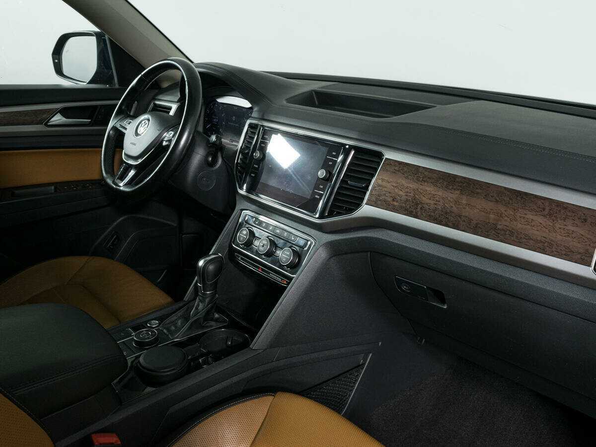 Volkswagen Teramont 2018 года с пробегом. Фото: #9
