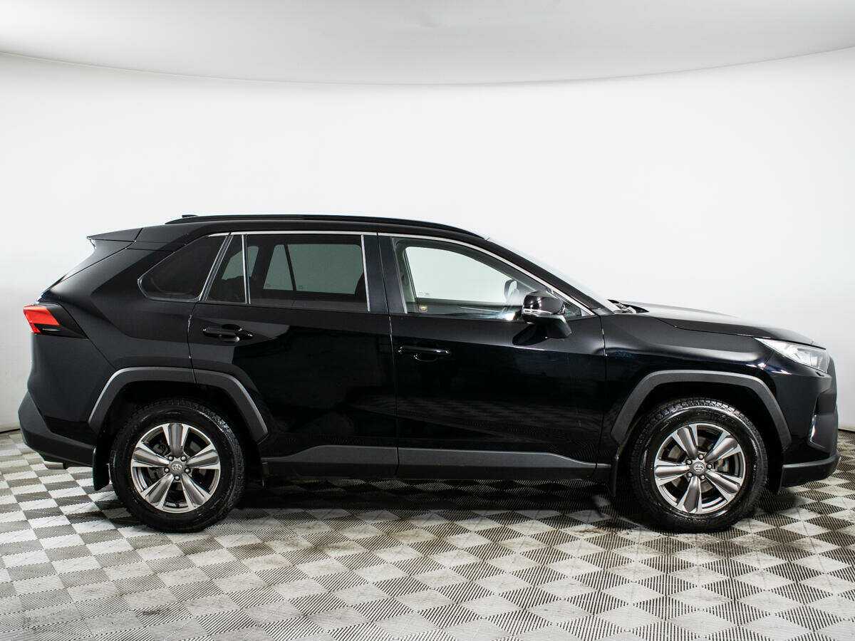 Toyota RAV4 2020 года с пробегом. Фото: #3