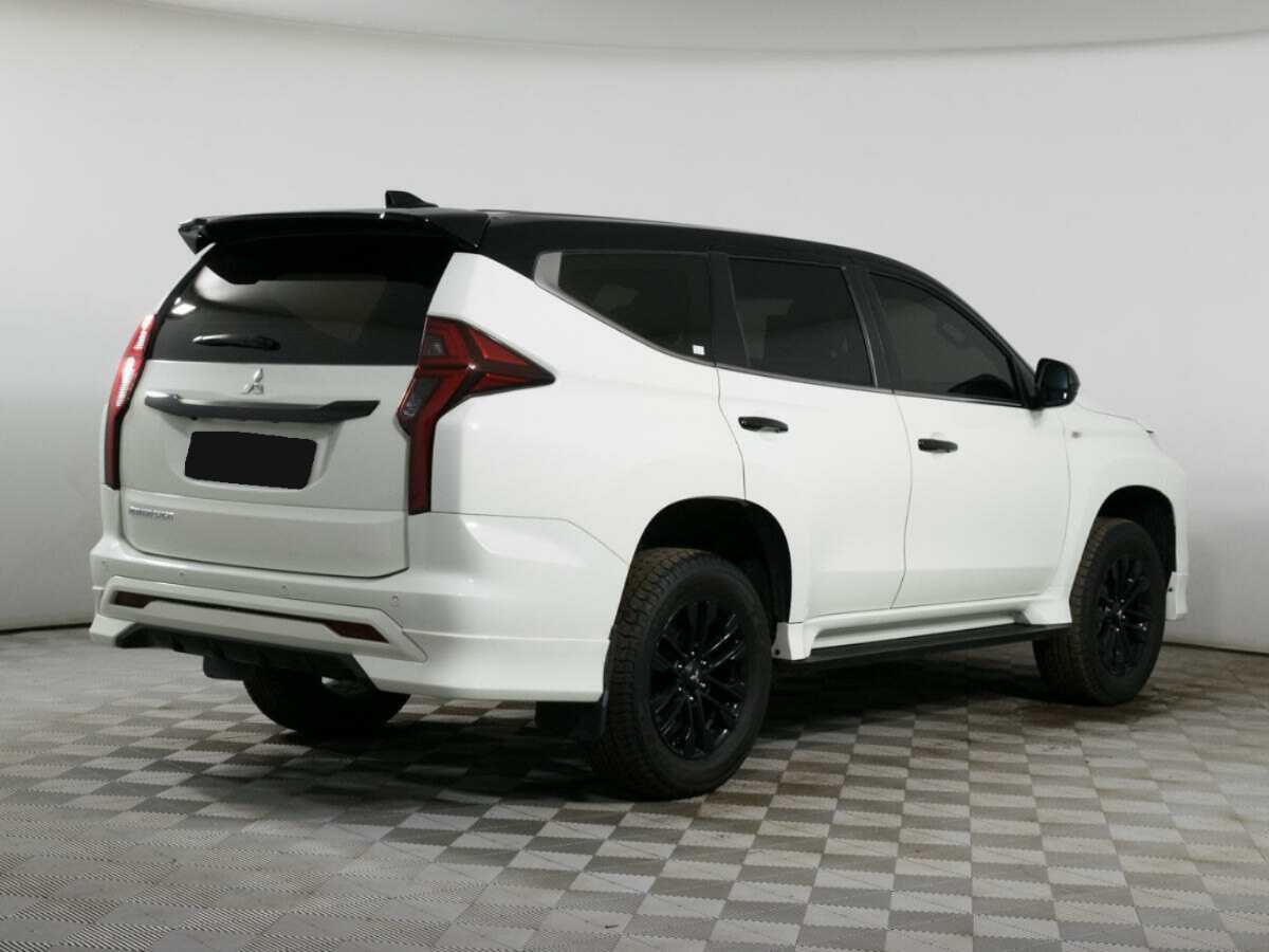 Mitsubishi Montero Sport 2022 года с пробегом. Фото: #3