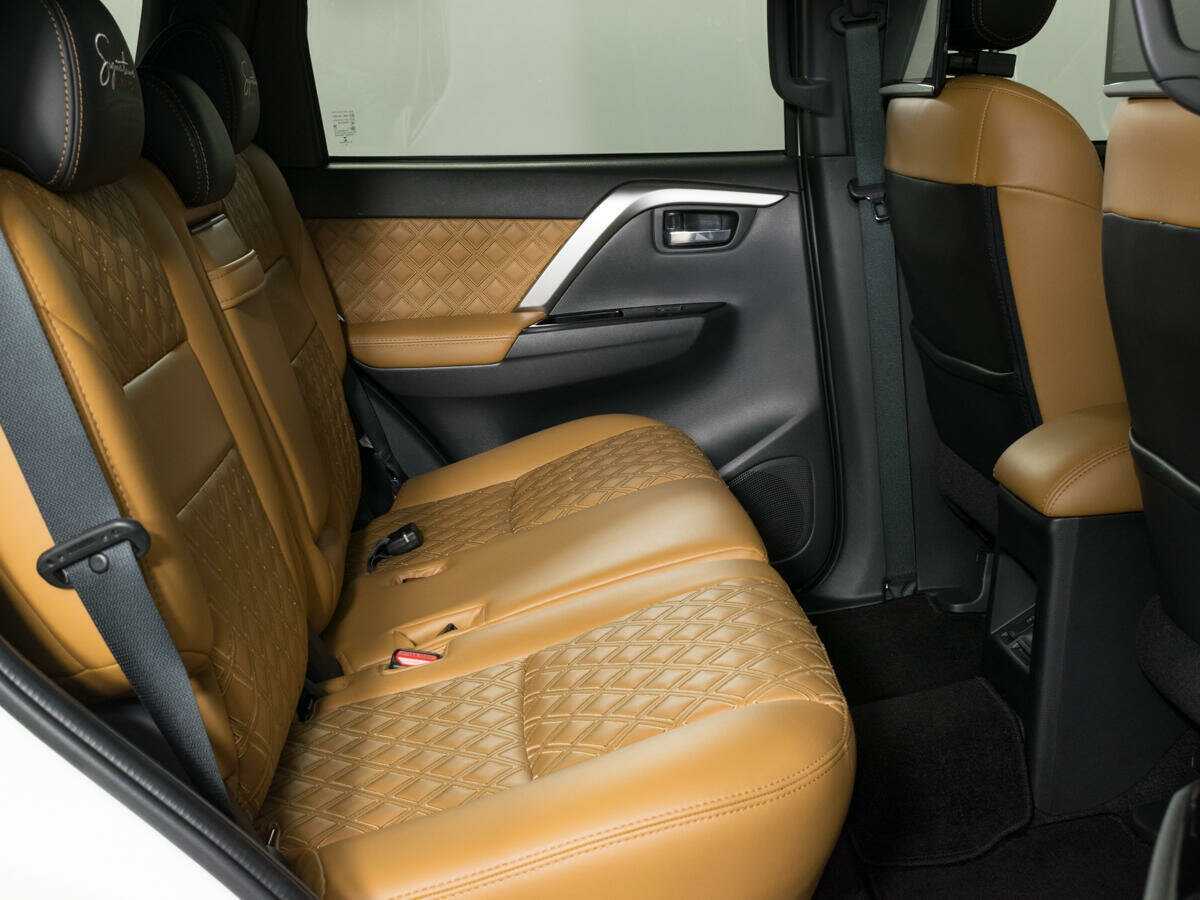 Mitsubishi Montero Sport 2022 года с пробегом. Фото: #11