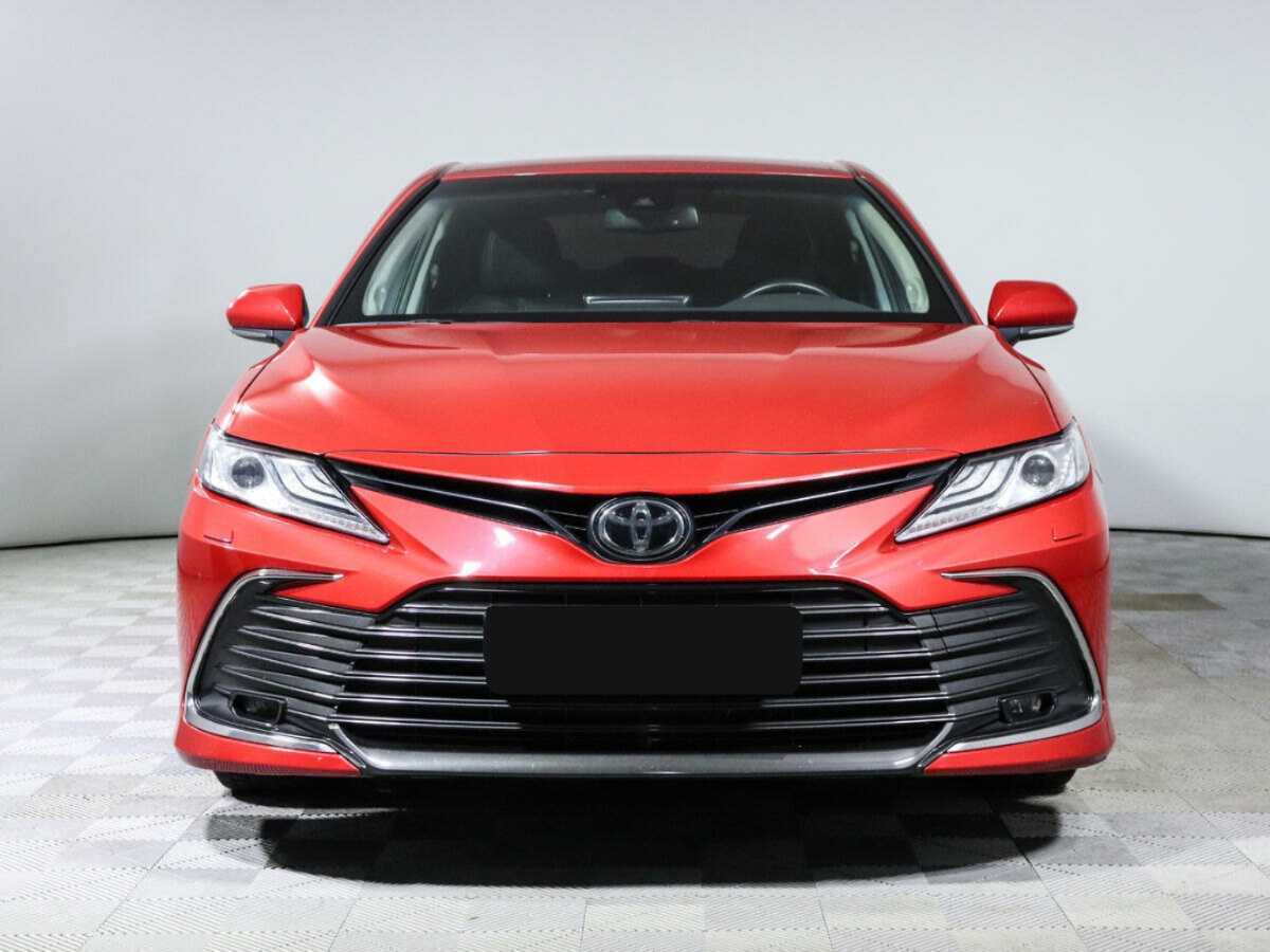 Toyota Camry 2021 года с пробегом. Фото: #1