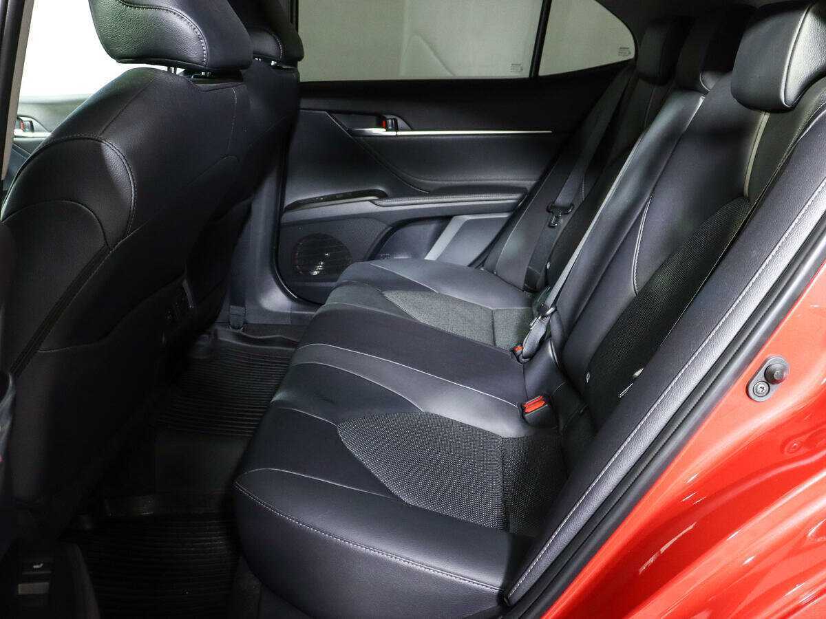 Toyota Camry 2021 года с пробегом. Фото: #6