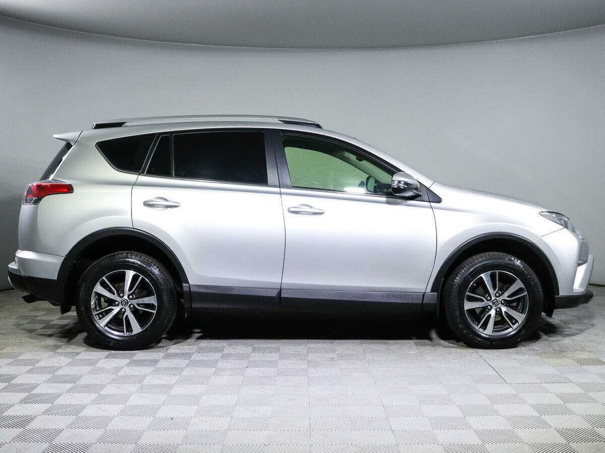 Toyota RAV4 2016 года с пробегом. Фото: #3
