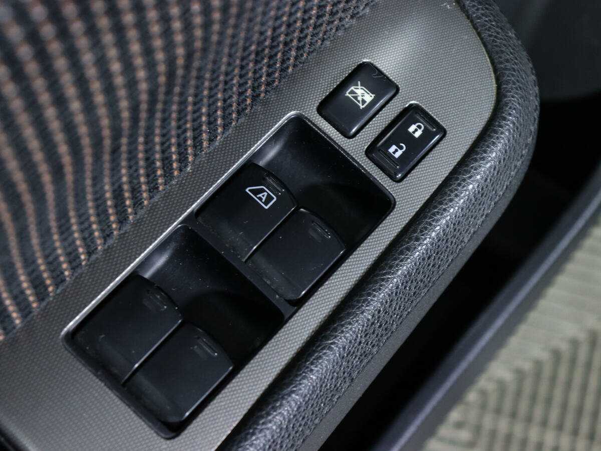 Nissan Tiida 2011 года с пробегом. Фото: #12