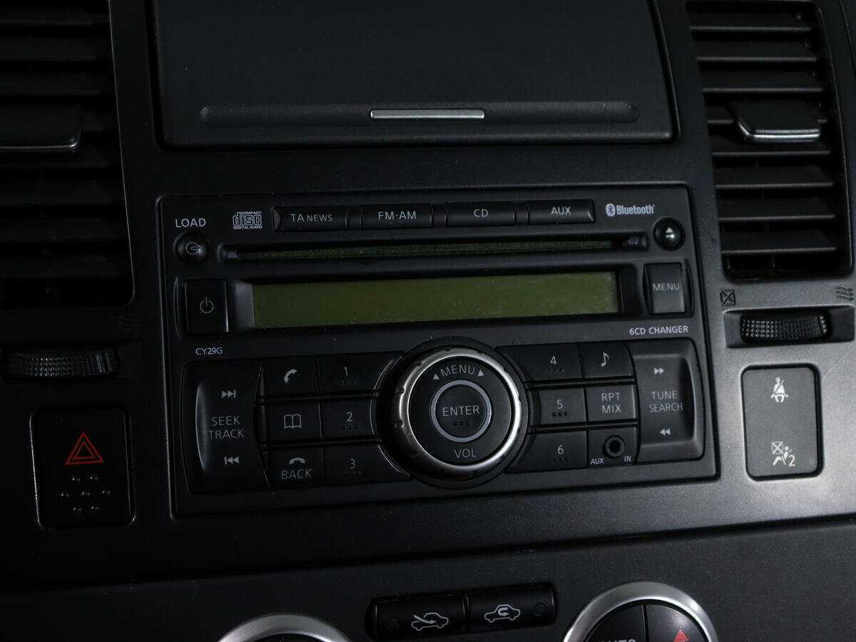 Nissan Tiida 2011 года с пробегом. Фото: #15