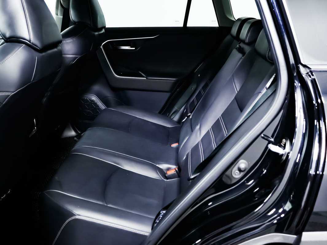 Toyota RAV4 2021 года с пробегом. Фото: #11