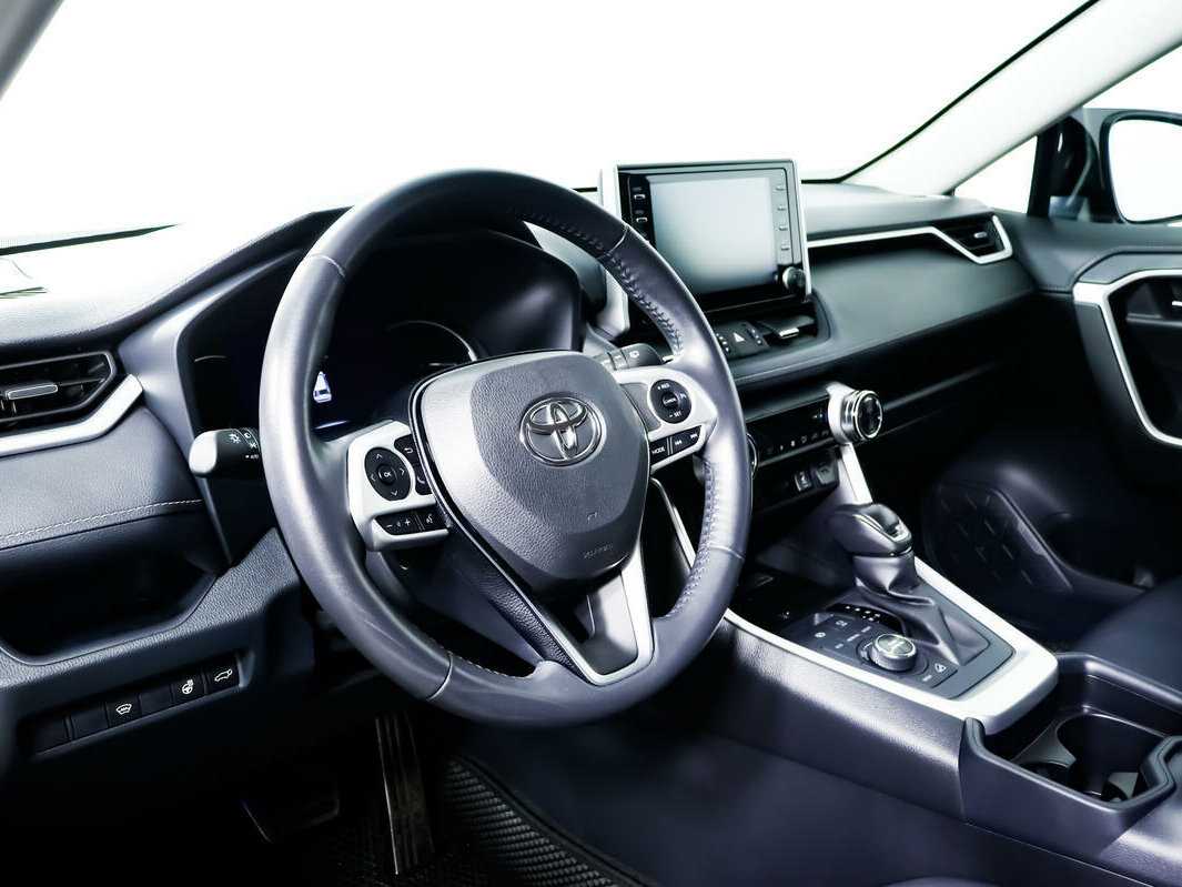 Toyota RAV4 2021 года с пробегом. Фото: #12