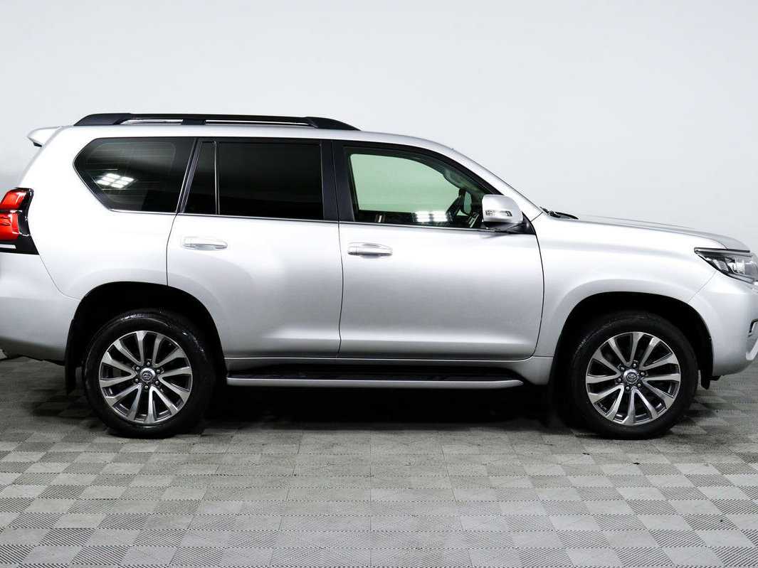Toyota Land Cruiser Prado 2017 года с пробегом. Фото: #3