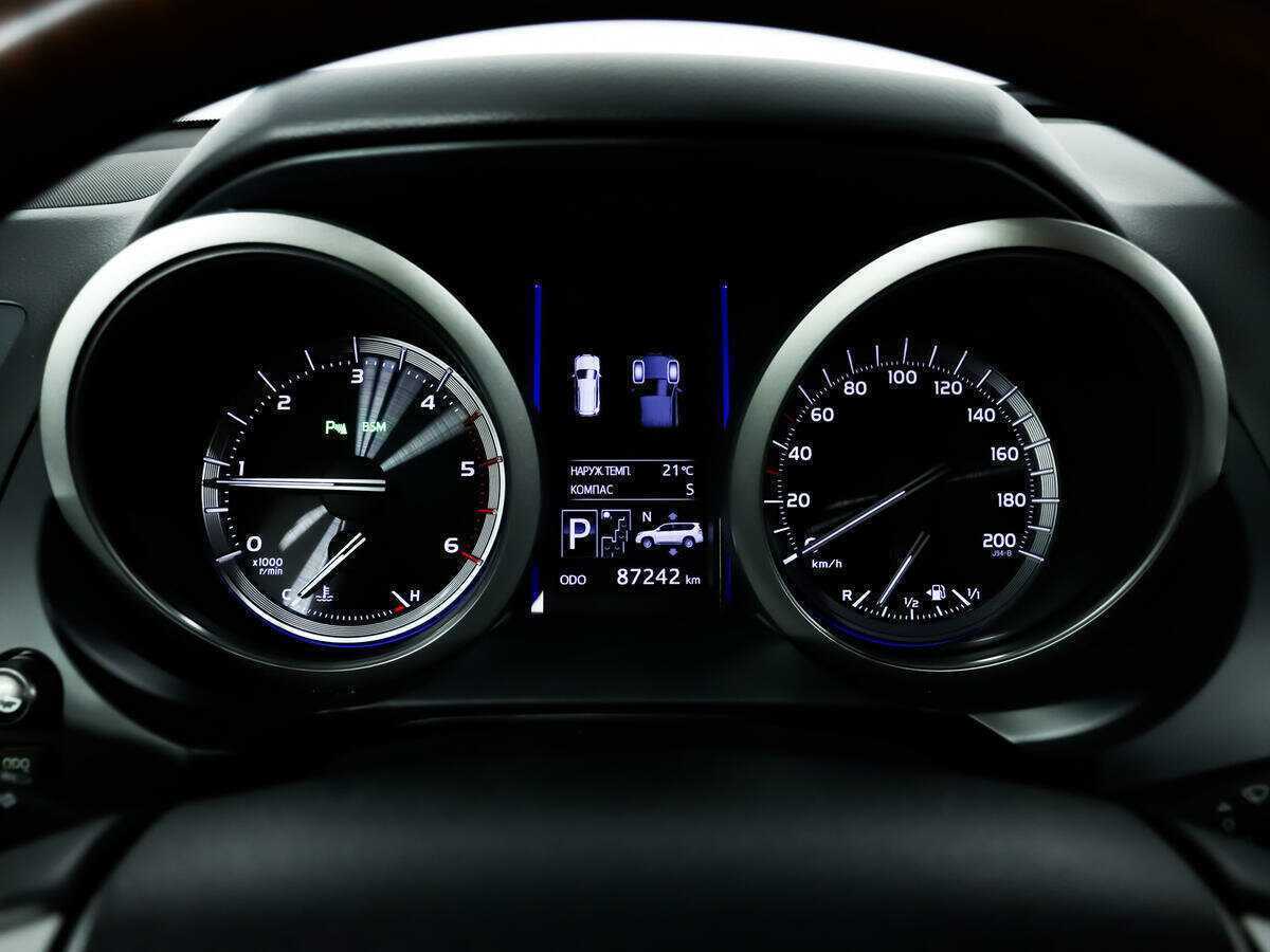 Toyota Land Cruiser Prado 2013 года с пробегом. Фото: #9