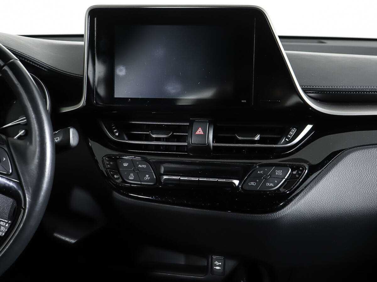 Toyota C-HR 2018 года с пробегом. Фото: #11