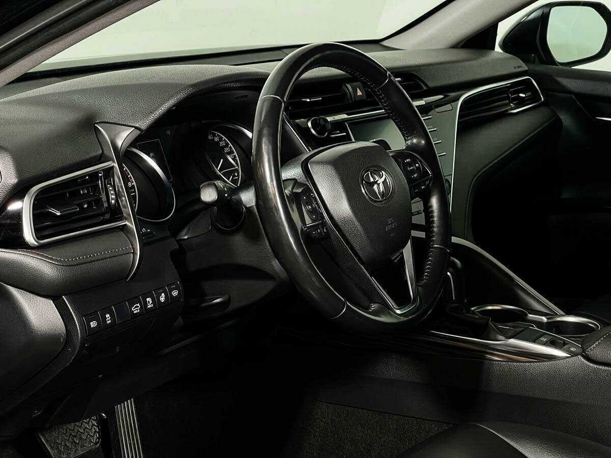 Toyota Camry 2020 года с пробегом. Фото: #9