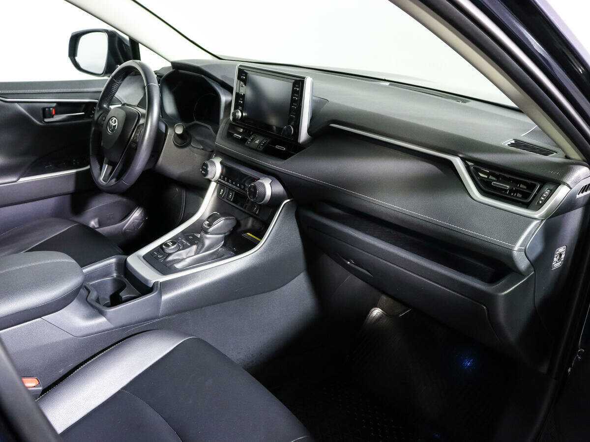 Toyota RAV4 2020 года с пробегом. Фото: #8