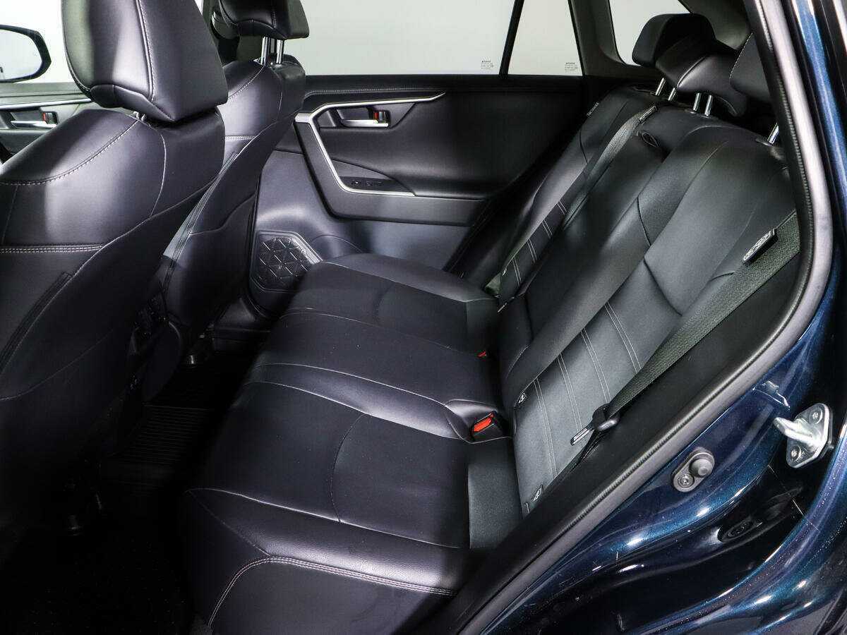 Toyota RAV4 2020 года с пробегом. Фото: #9