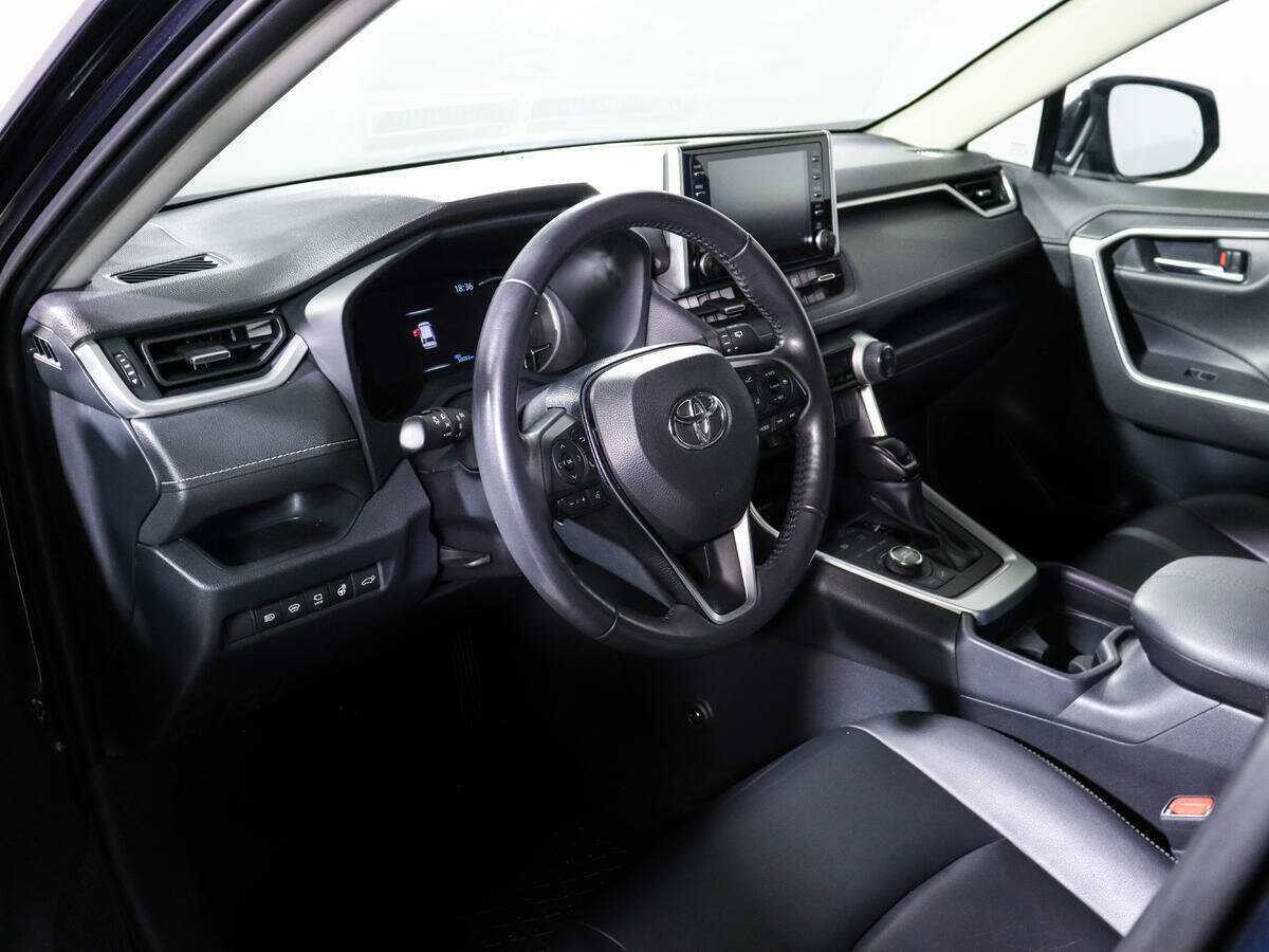 Toyota RAV4 2020 года с пробегом. Фото: #13