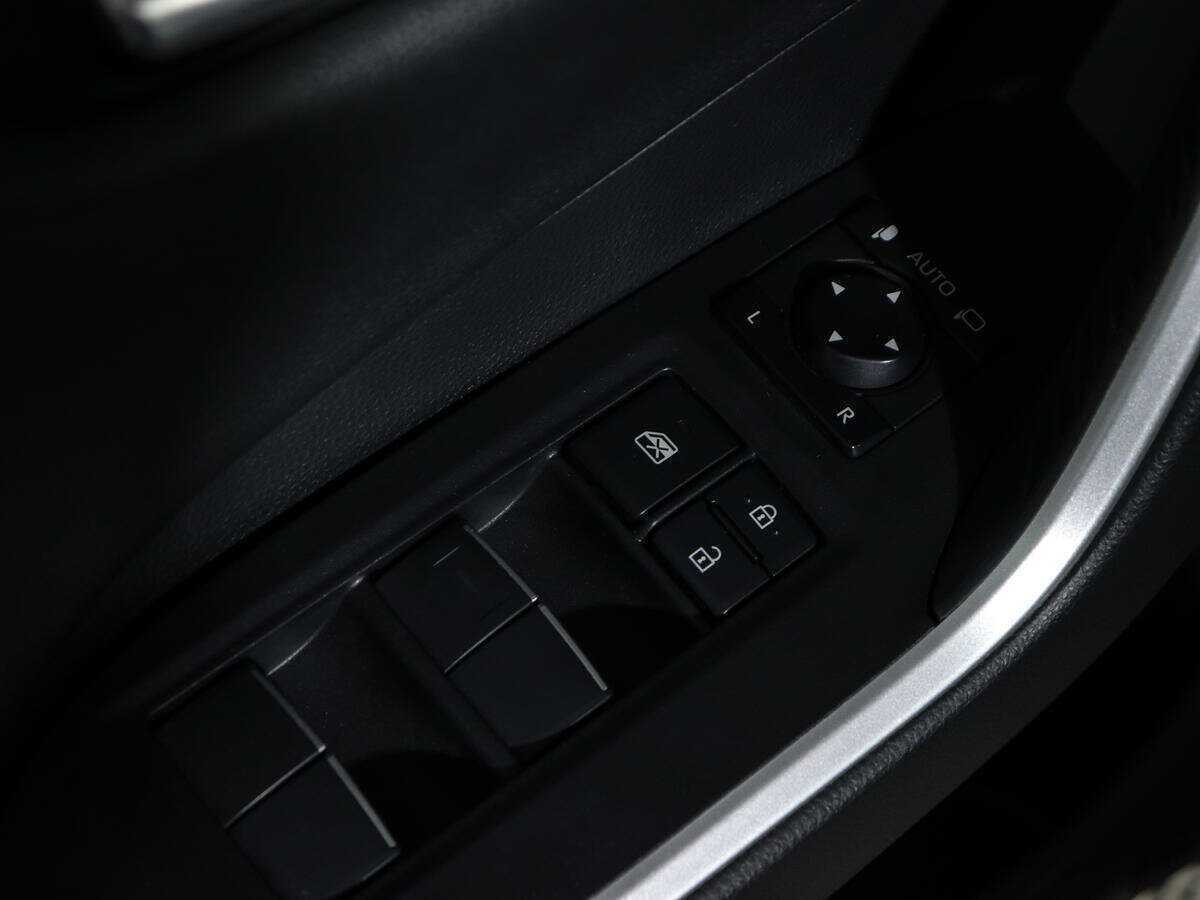 Toyota RAV4 2020 года с пробегом. Фото: #18