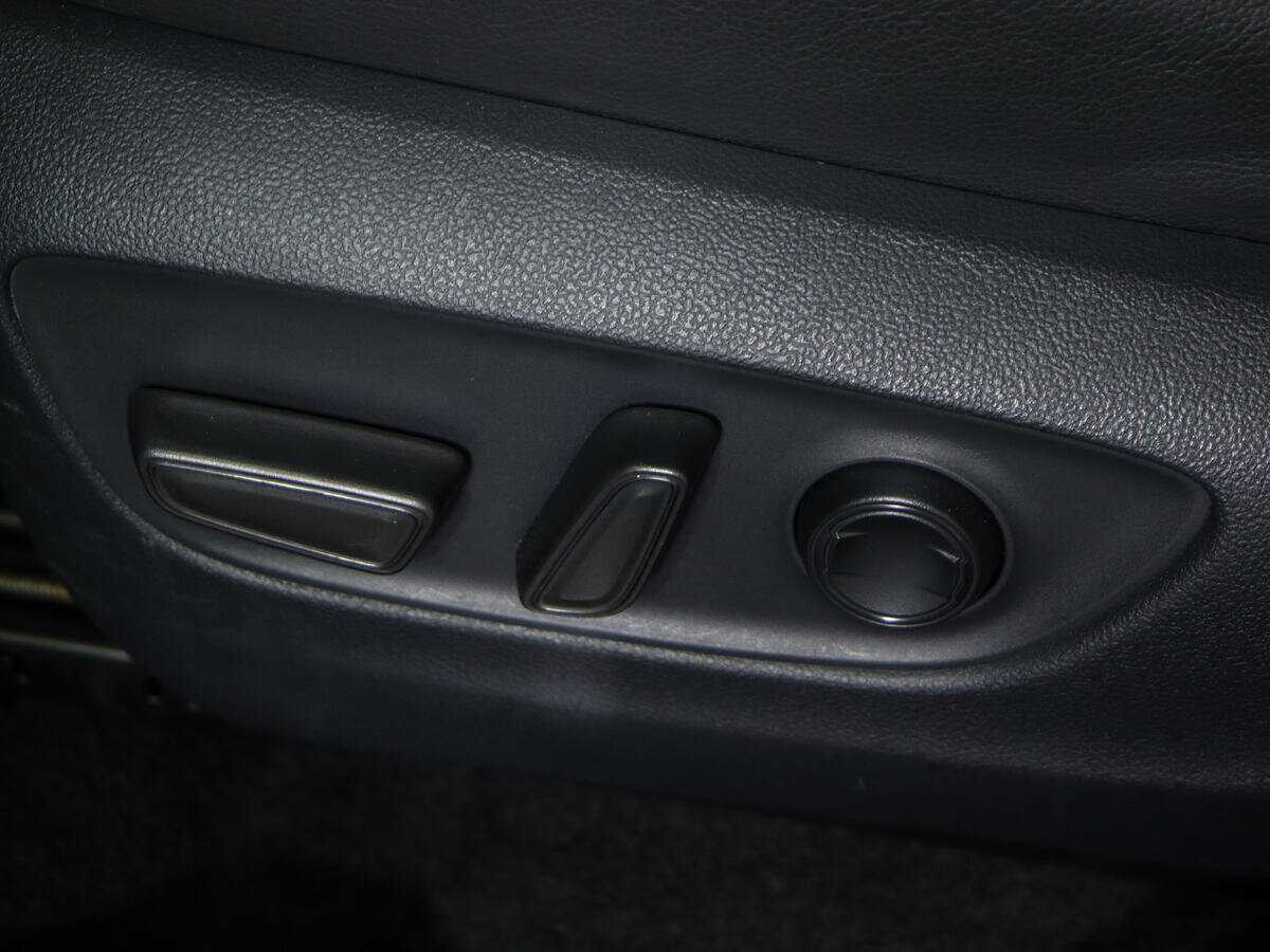 Toyota RAV4 2020 года с пробегом. Фото: #20