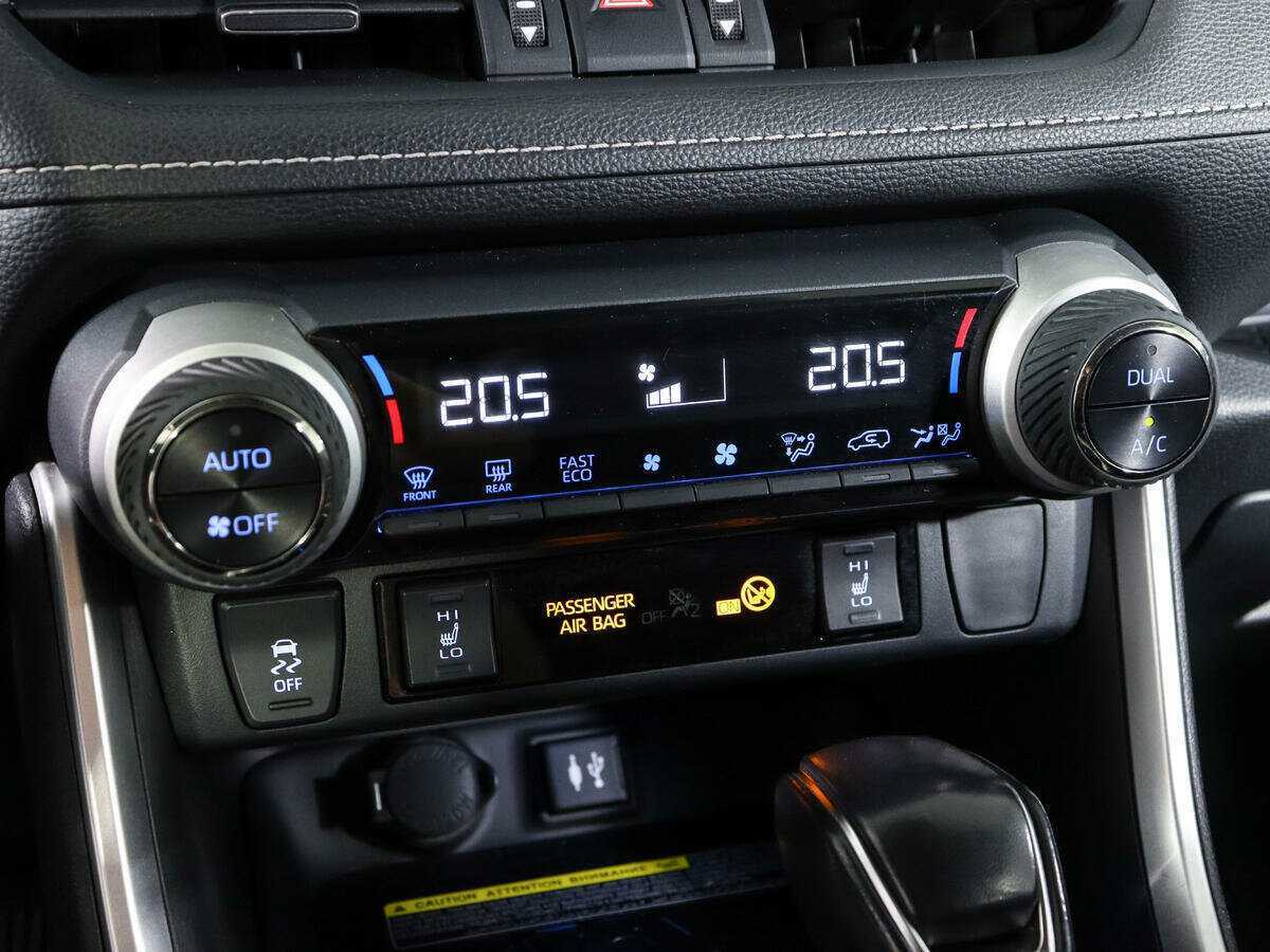 Toyota RAV4 2020 года с пробегом. Фото: #25