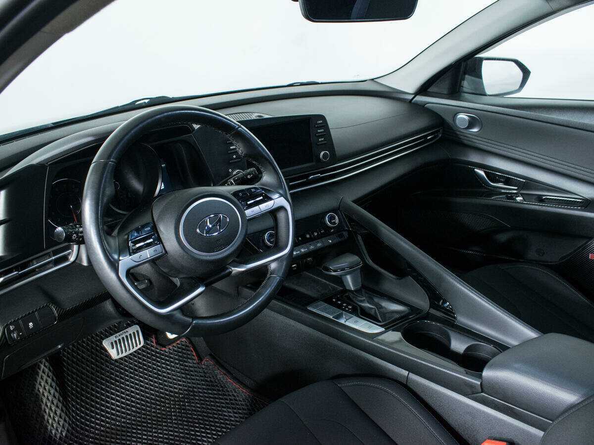 Hyundai Elantra 2020 года с пробегом. Фото: #12