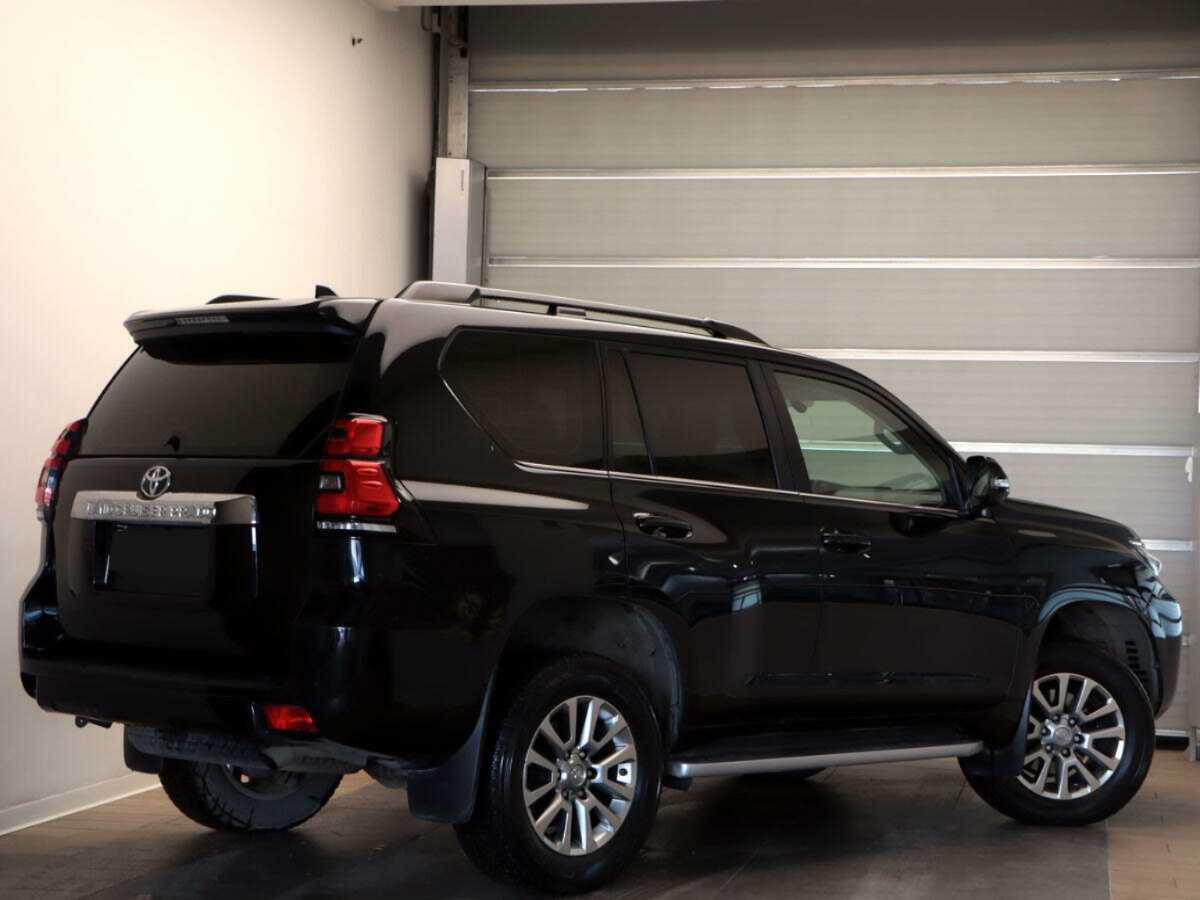 Toyota Land Cruiser Prado 2017 года с пробегом. Фото: #3